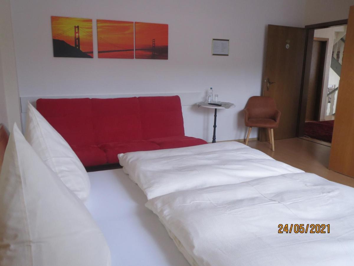 Hotel Und Gaestehaus Gute Quelle コッヘム エクステリア 写真
