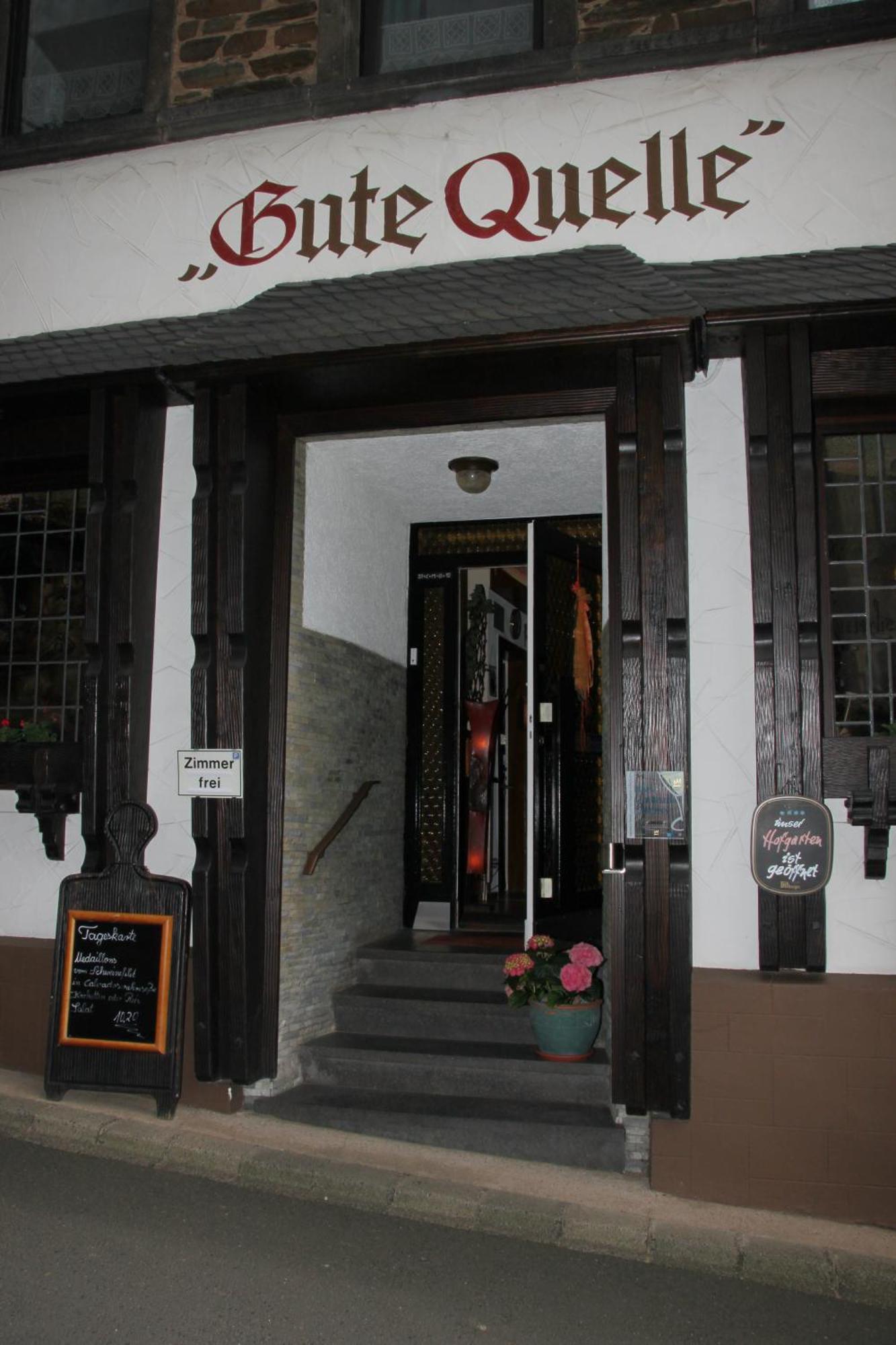 Hotel Und Gaestehaus Gute Quelle コッヘム エクステリア 写真